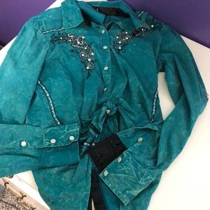 Kids medium roar button up long sleeve